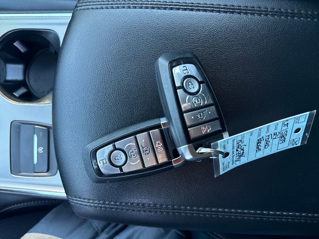 Used 2024 Ford Edge SEL w/ Sport Appearance Package image 38