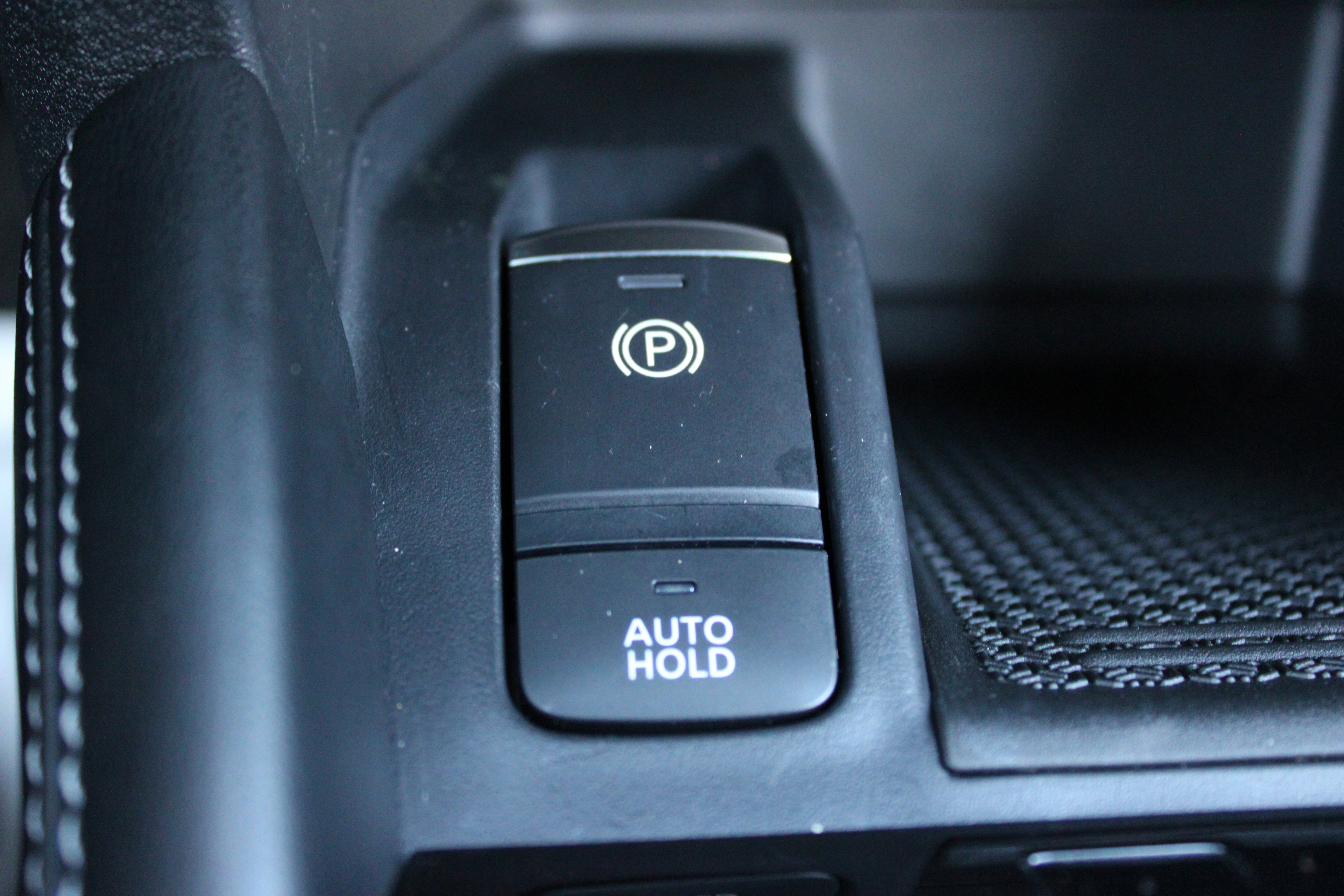 Certified 2021 Nissan Kicks SV image 17