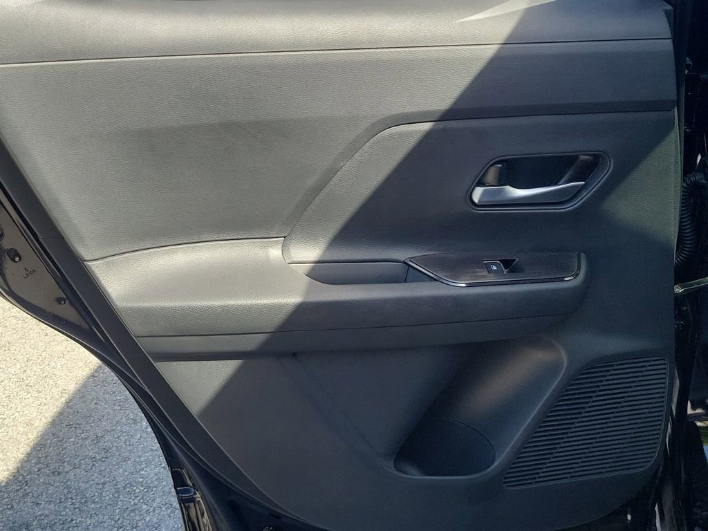 New 2026 Nissan Kicks SR image 9