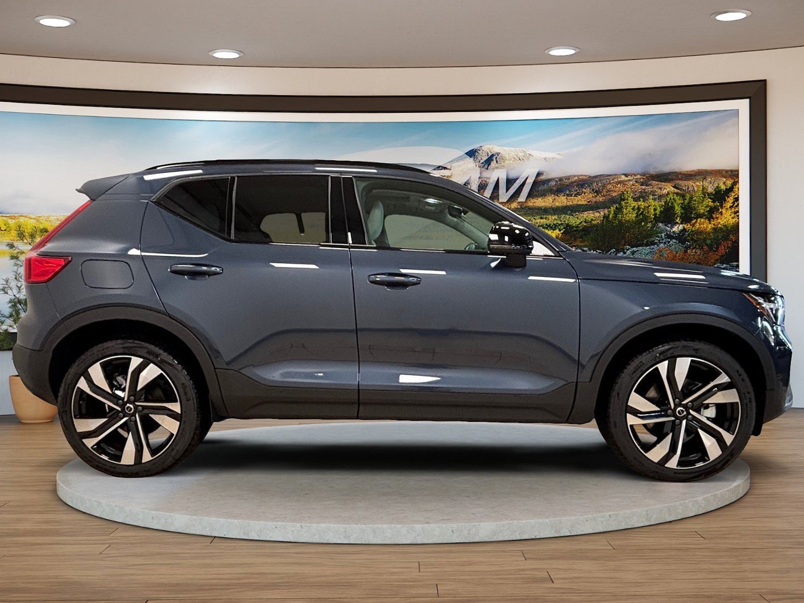 New 2026 Volvo XC40 B5 Ultra w/ Climate Package AWD/4WD image 4
