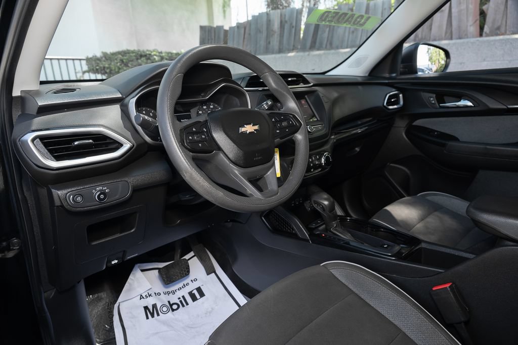 Used 2021 Chevrolet TrailBlazer LS FWD image 17