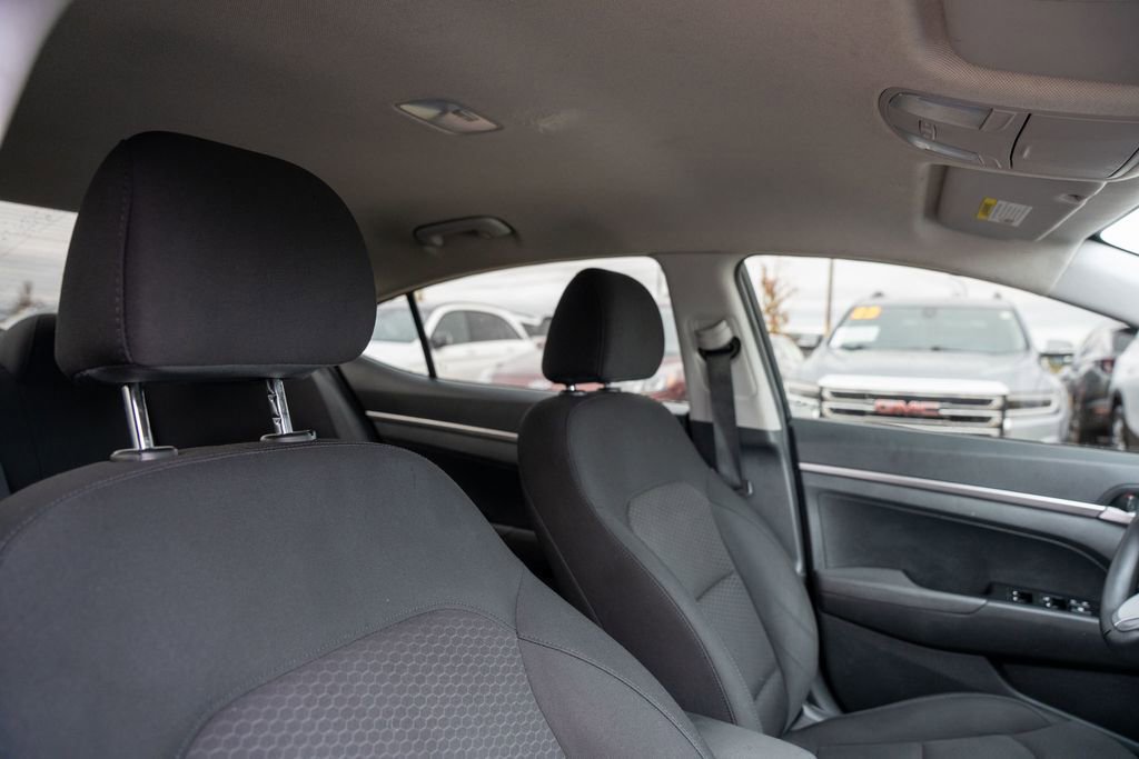 Used 2020 Hyundai Elantra SE w/ Winter Weather Package image 12