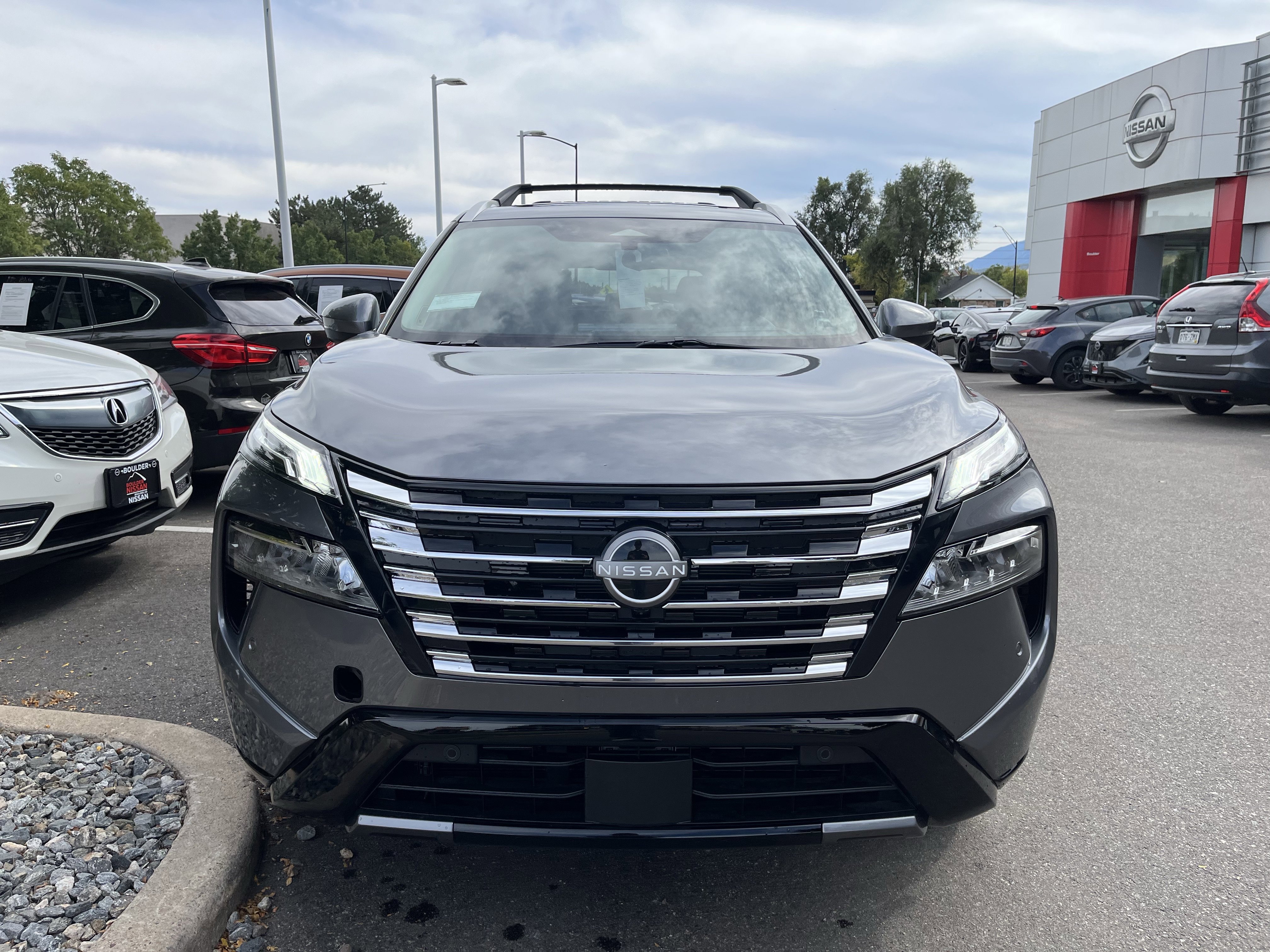 New 2026 Nissan Rogue Platinum image 2