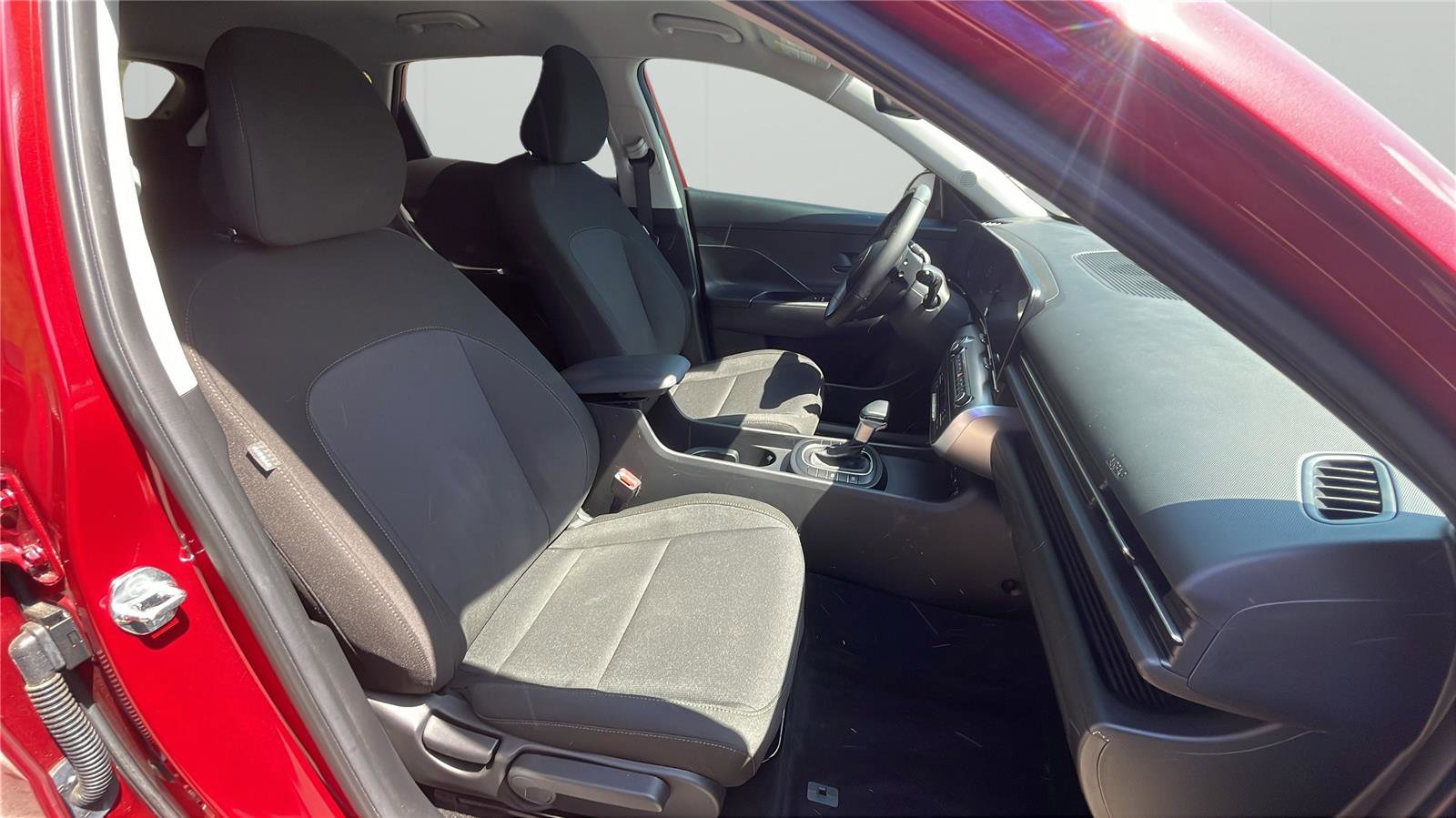 Used 2024 Hyundai Kona SEL image 14