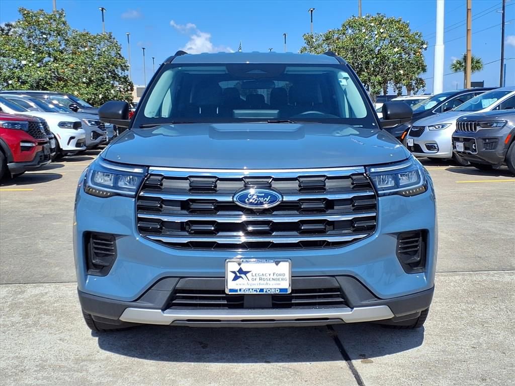 Used 2025 Ford Explorer Active RWD image 6