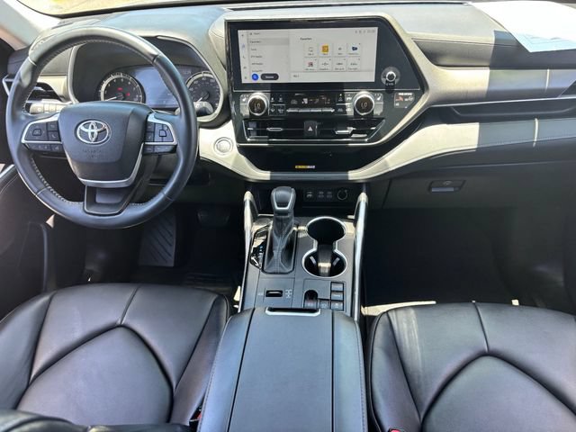 Used 2023 Toyota Highlander XLE FWD image 15