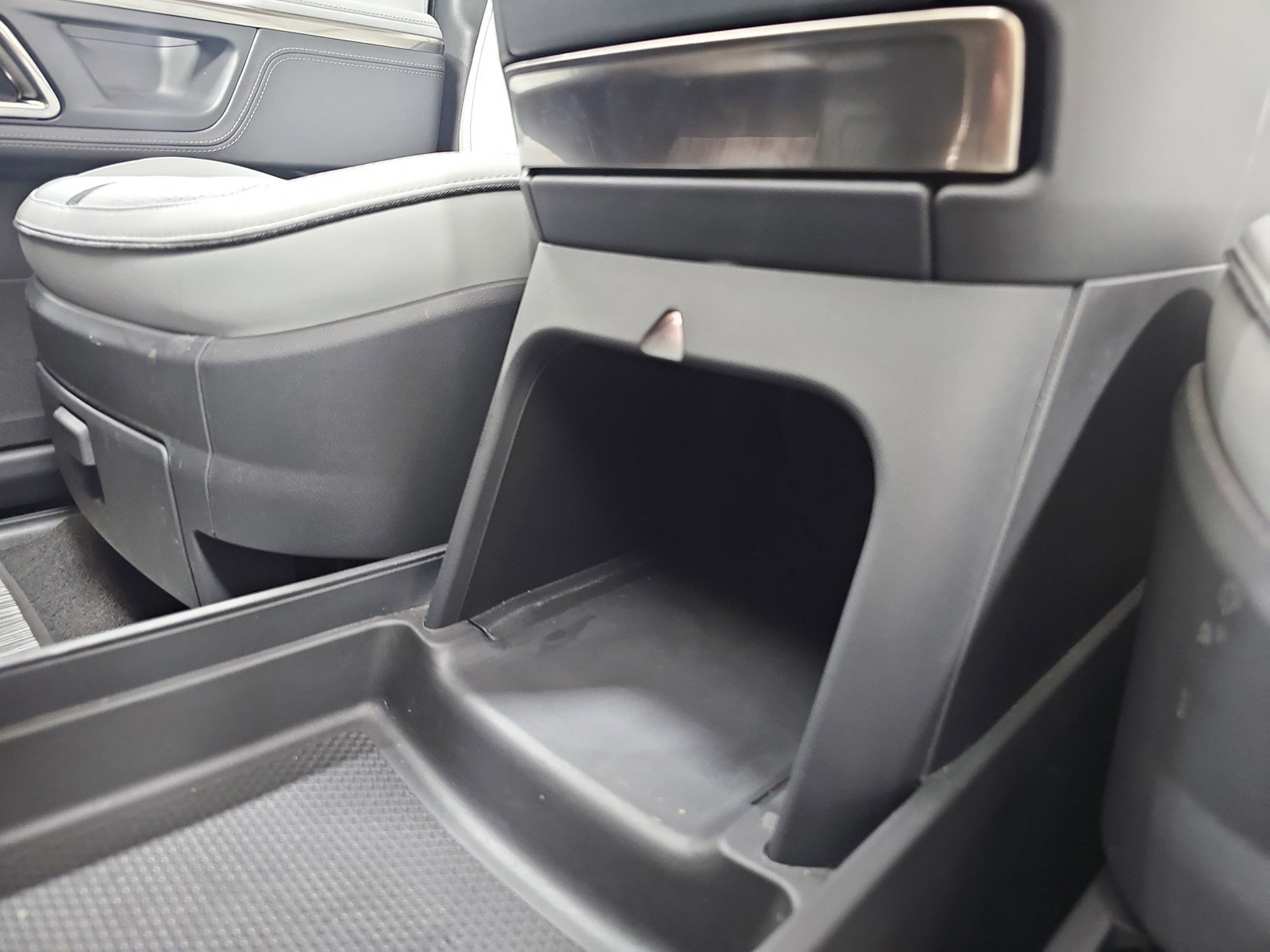 Used 2023 Rivian R1T Adventure image 31