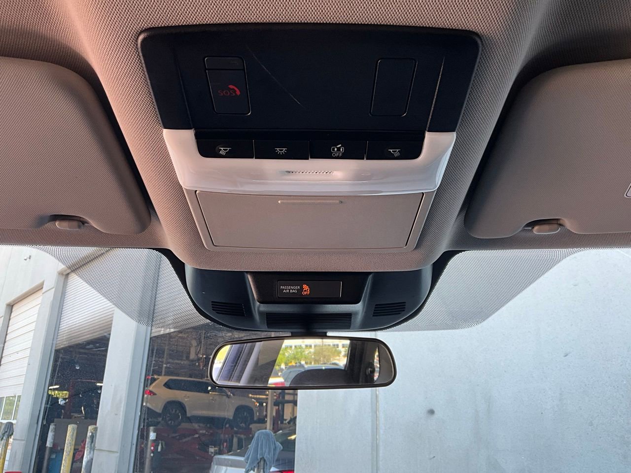 Used 2025 Nissan Rogue SV FWD image 16