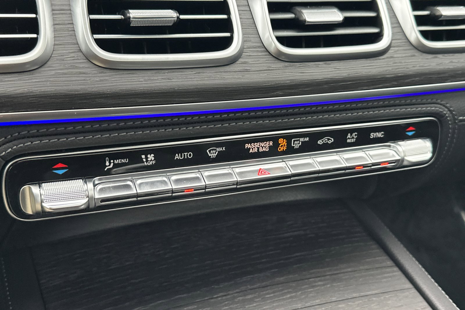 New 2026 Mercedes-Benz GLE 53 AMG 4MATIC Coupe image 21