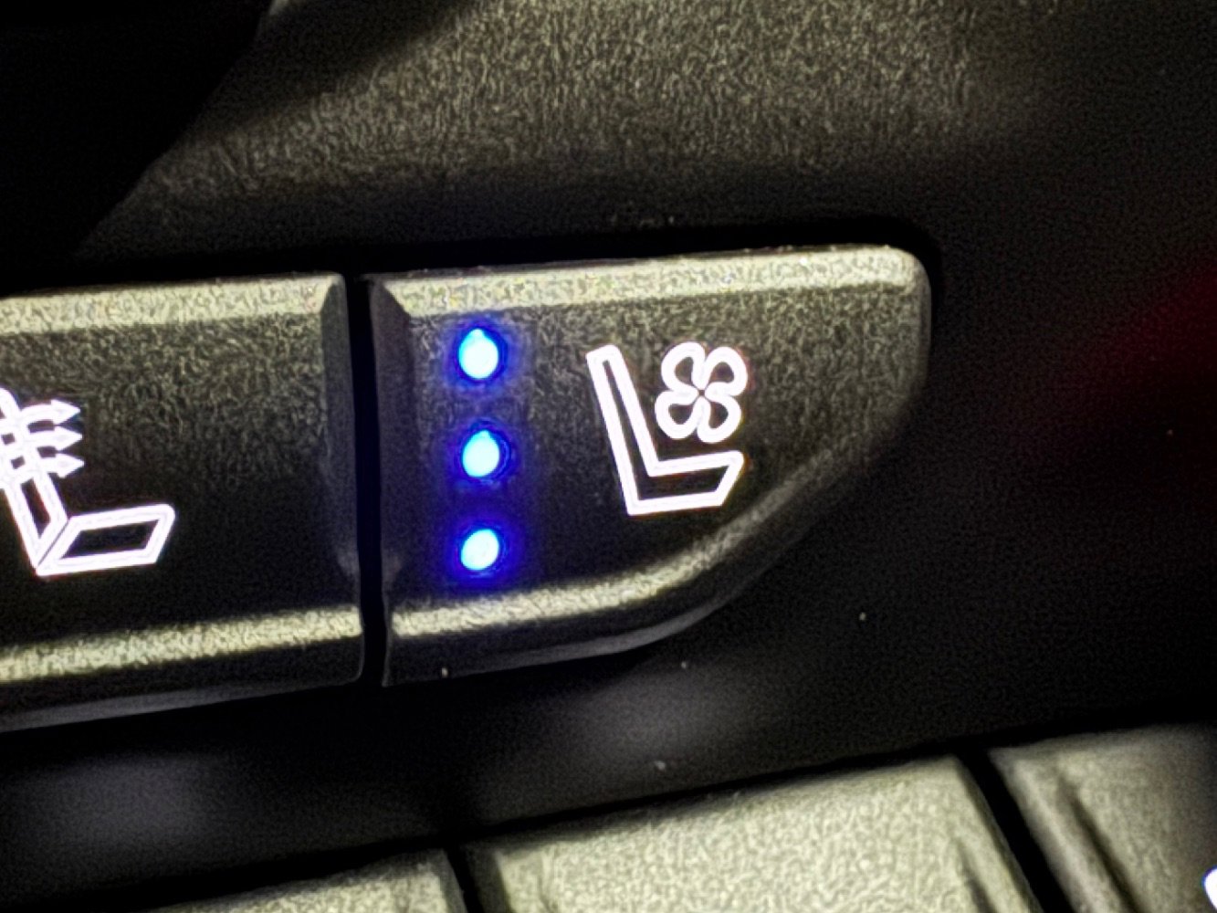 Used 2023 GMC Sierra 3500 AT4 w/ AT4 Premium Plus Package image 35