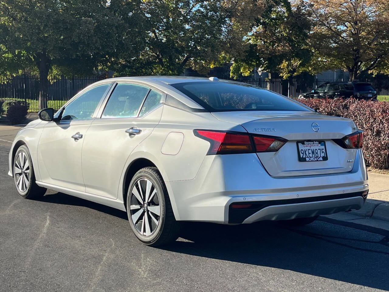 Used 2022 Nissan Altima 2.5 SV image 3