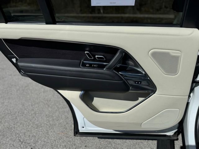 Used 2022 Land Rover Range Rover Long Wheelbase SE image 12
