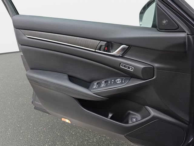 Used 2022 Honda Accord Touring image 27