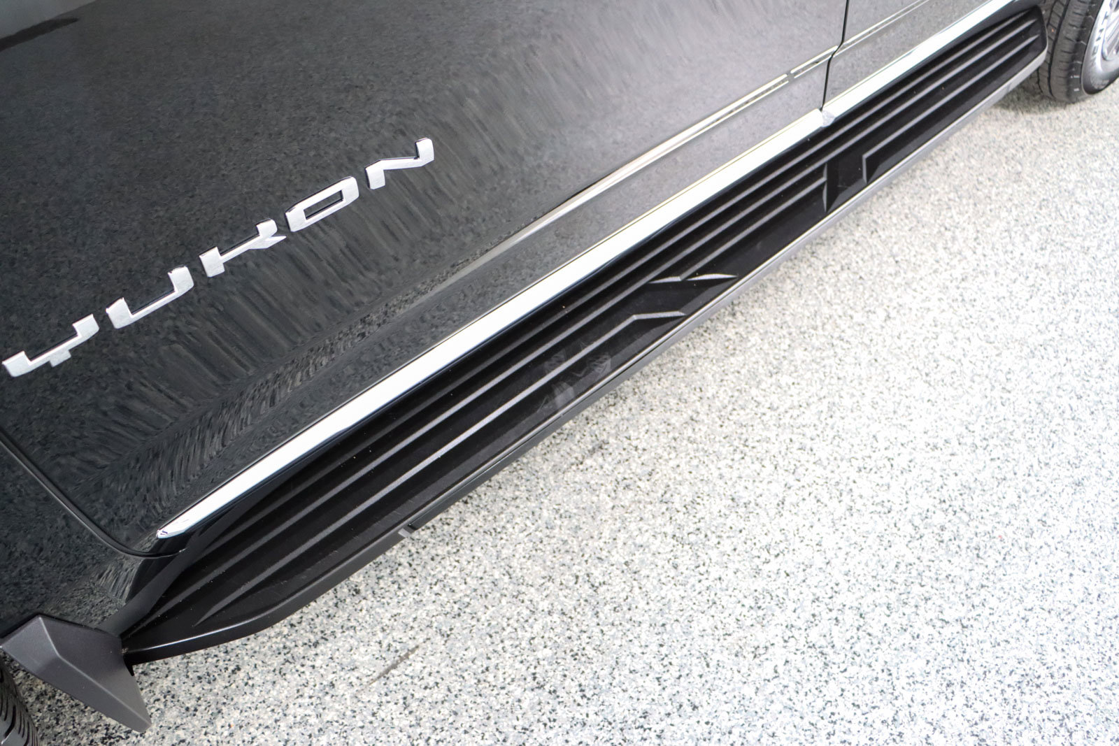 Used 2025 GMC Yukon XL Elevation w/ Elevation Premium Package image 12