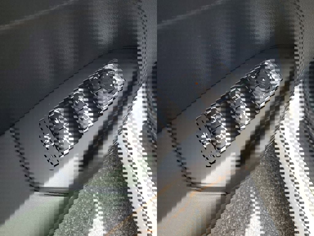 New 2026 Kia K5 LXS FWD image 9