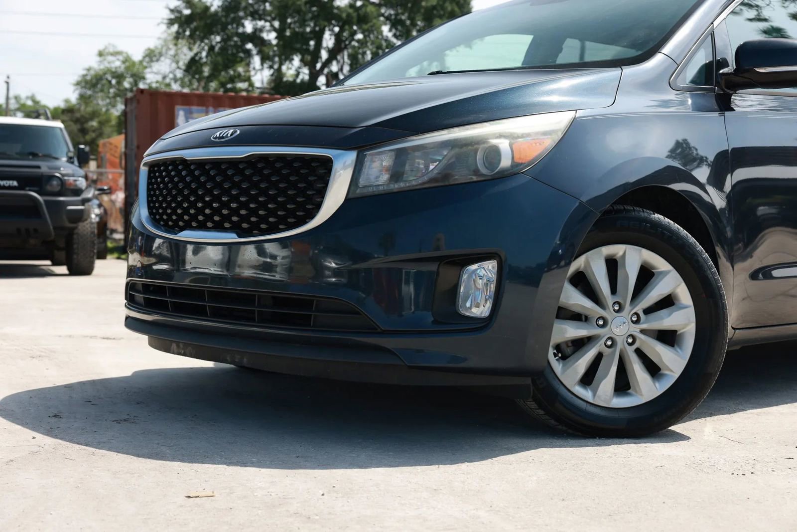 Used 2015 Kia Sedona EX image 29