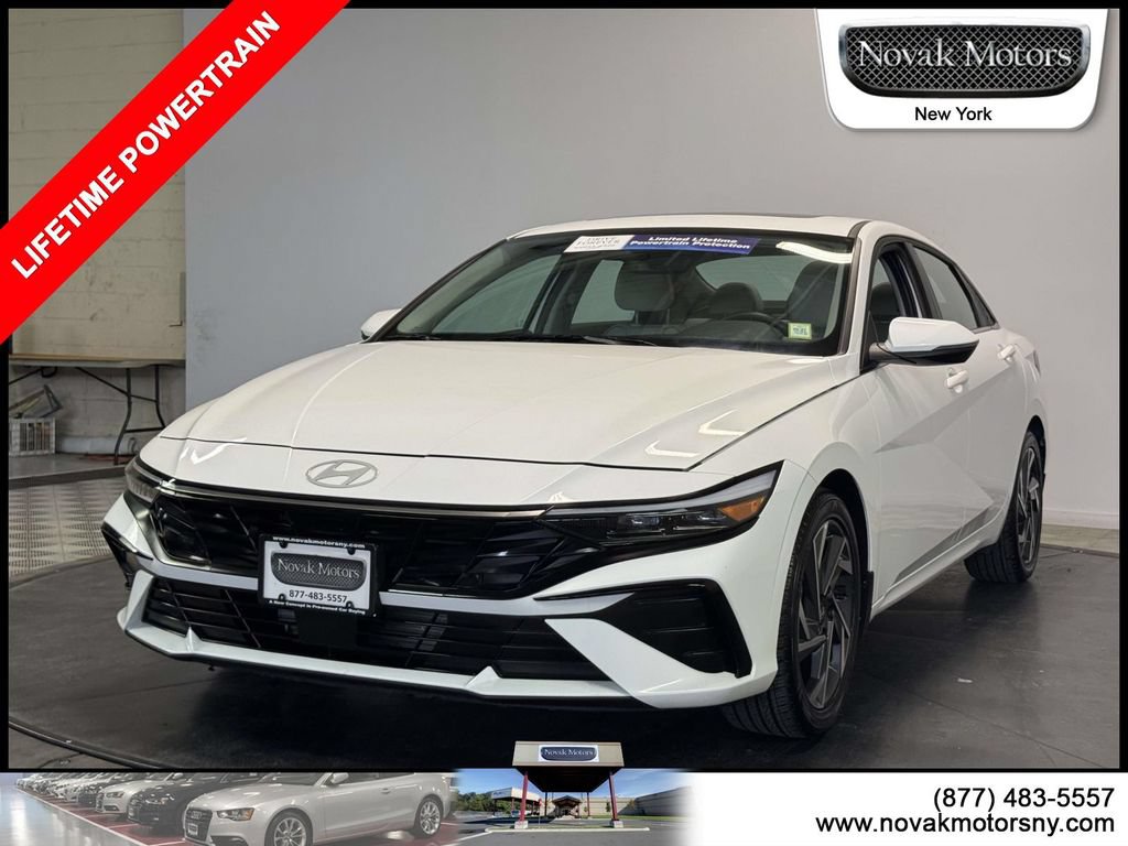 Used 2025 Hyundai Elantra Limited FWD image 4