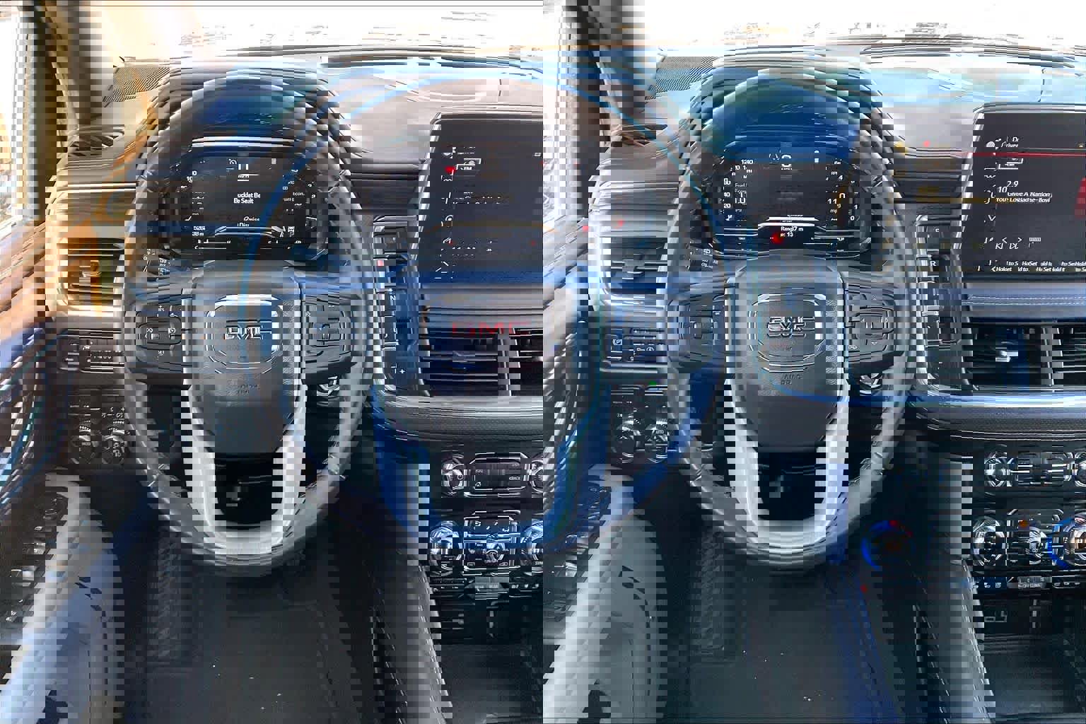 Used 2024 GMC Yukon SLT image 7