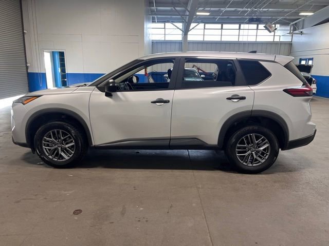 Used 2024 Nissan Rogue S image 6