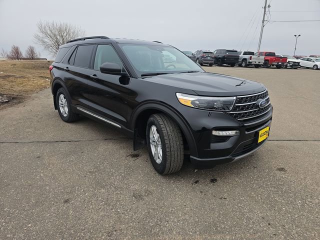 Used 2020 Ford Explorer XLT w/ Equipment Group 202A image 7