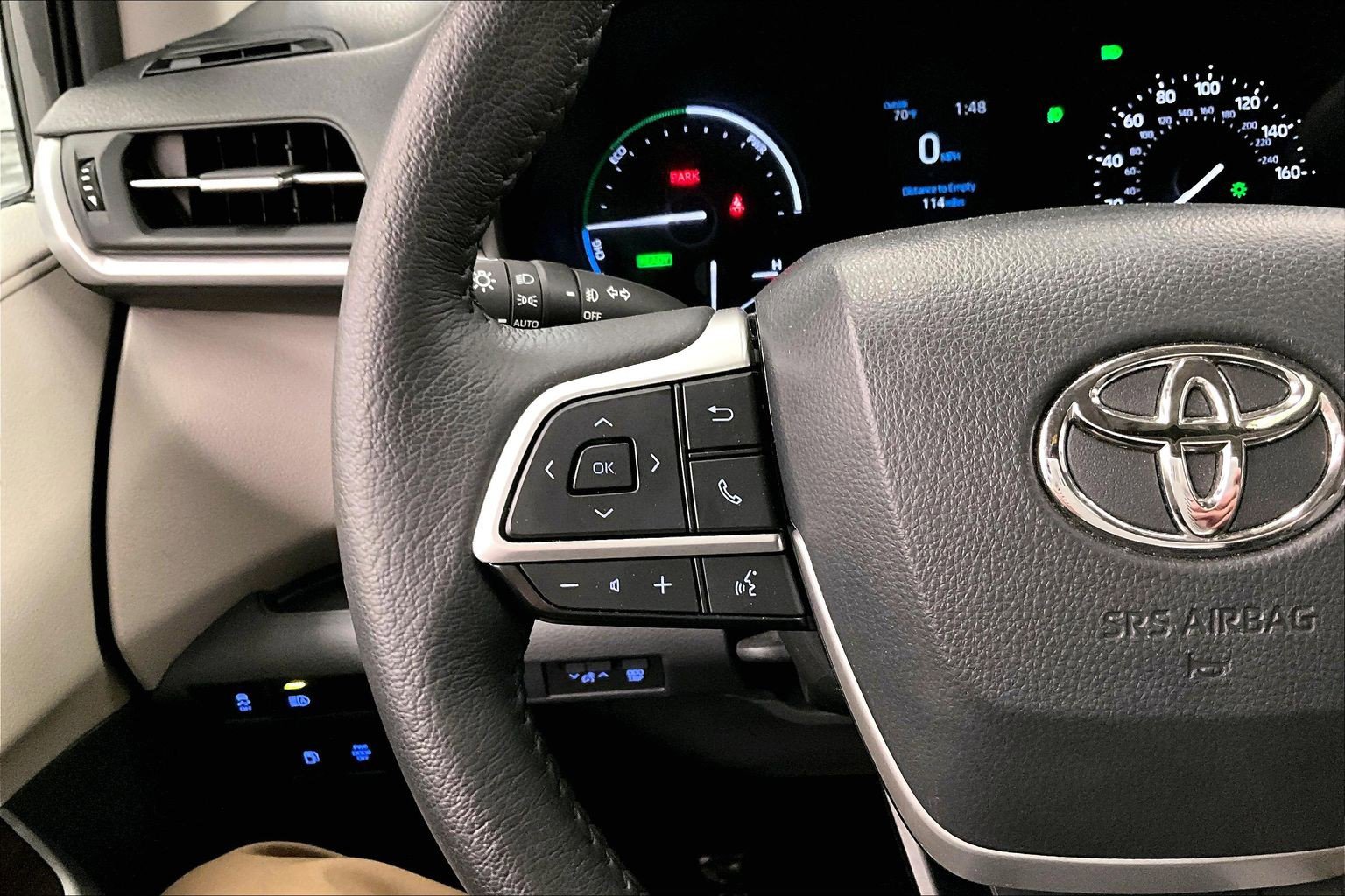 Used 2023 Toyota Sienna XLE FWD image 27
