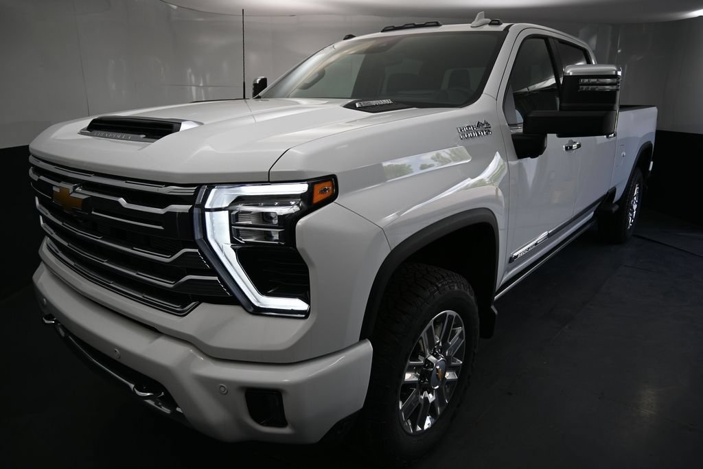 New 2026 Chevrolet Silverado 3500 High Country w/ Technology Package AWD/4WD image 2