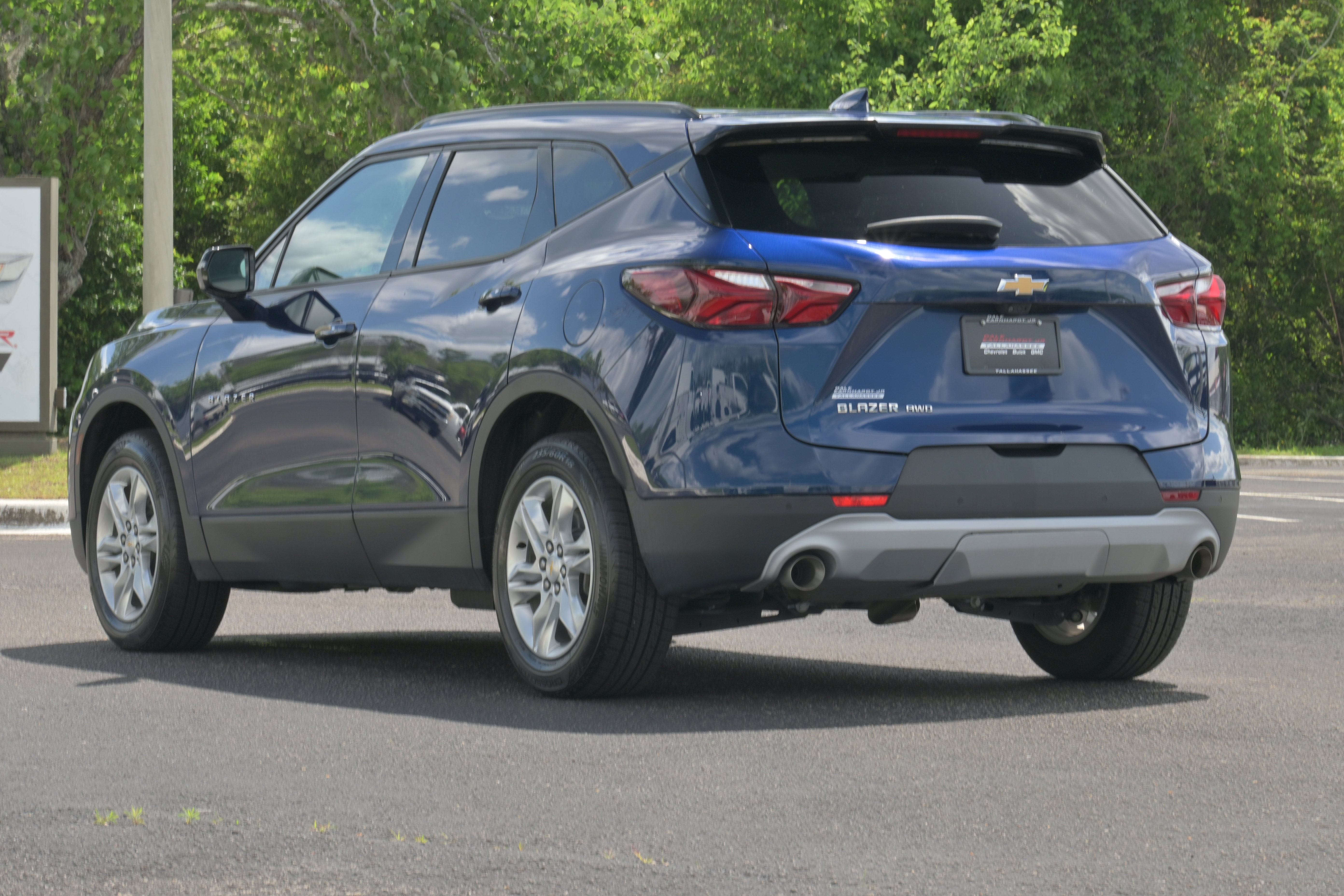 Used 2022 Chevrolet Blazer LT w/ Sound & Technology Package AWD/4WD image 3