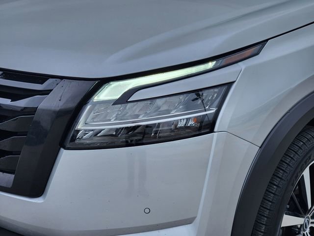 Used 2024 Nissan Pathfinder Platinum w/ Cargo Package image 7