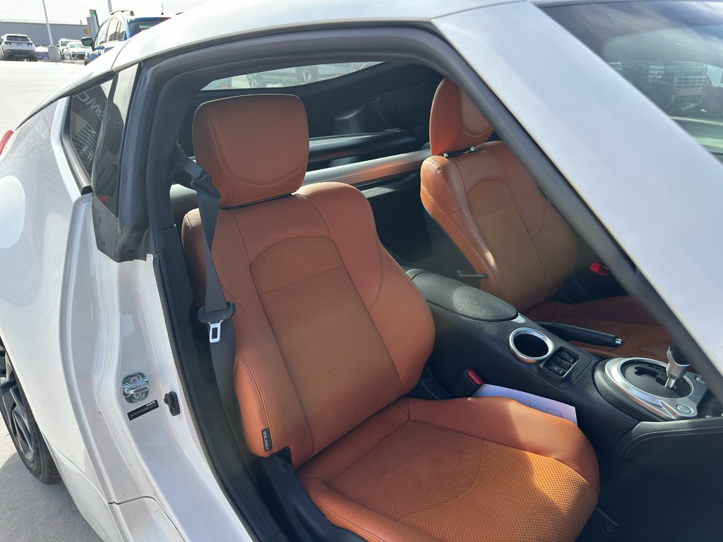 Used 2016 Nissan 370Z Touring image 30