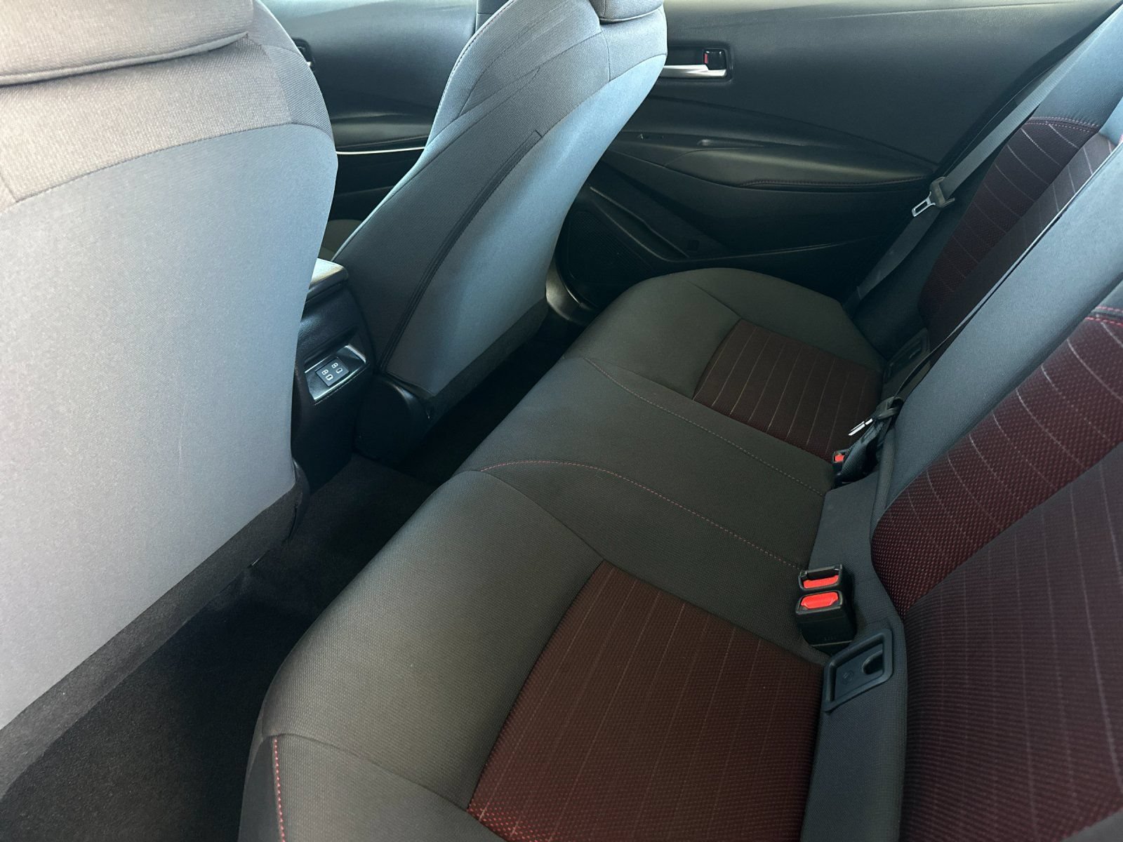 Used 2025 Toyota Corolla SE w/ SE Premium Package FWD image 11