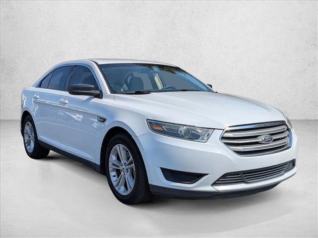Certified 2017 Ford Taurus SE FWD image 4