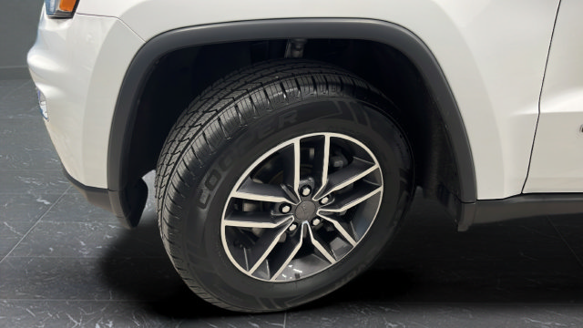 Used 2019 Jeep Grand Cherokee Limited AWD/4WD image 35
