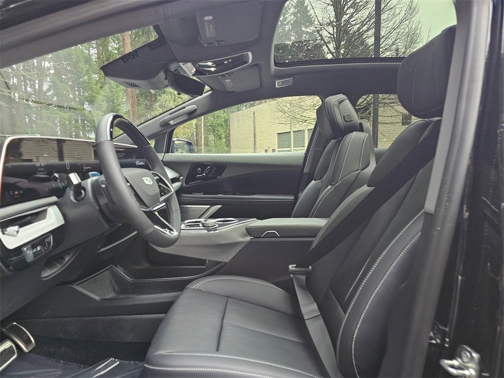 New 2026 Cadillac Optiq Sport 2 image 25