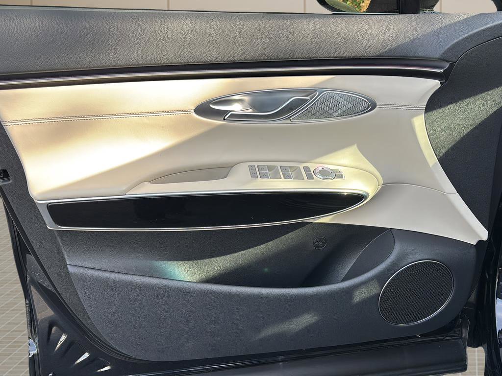 Certified 2026 Genesis GV70 2.5T AWD/4WD image 11