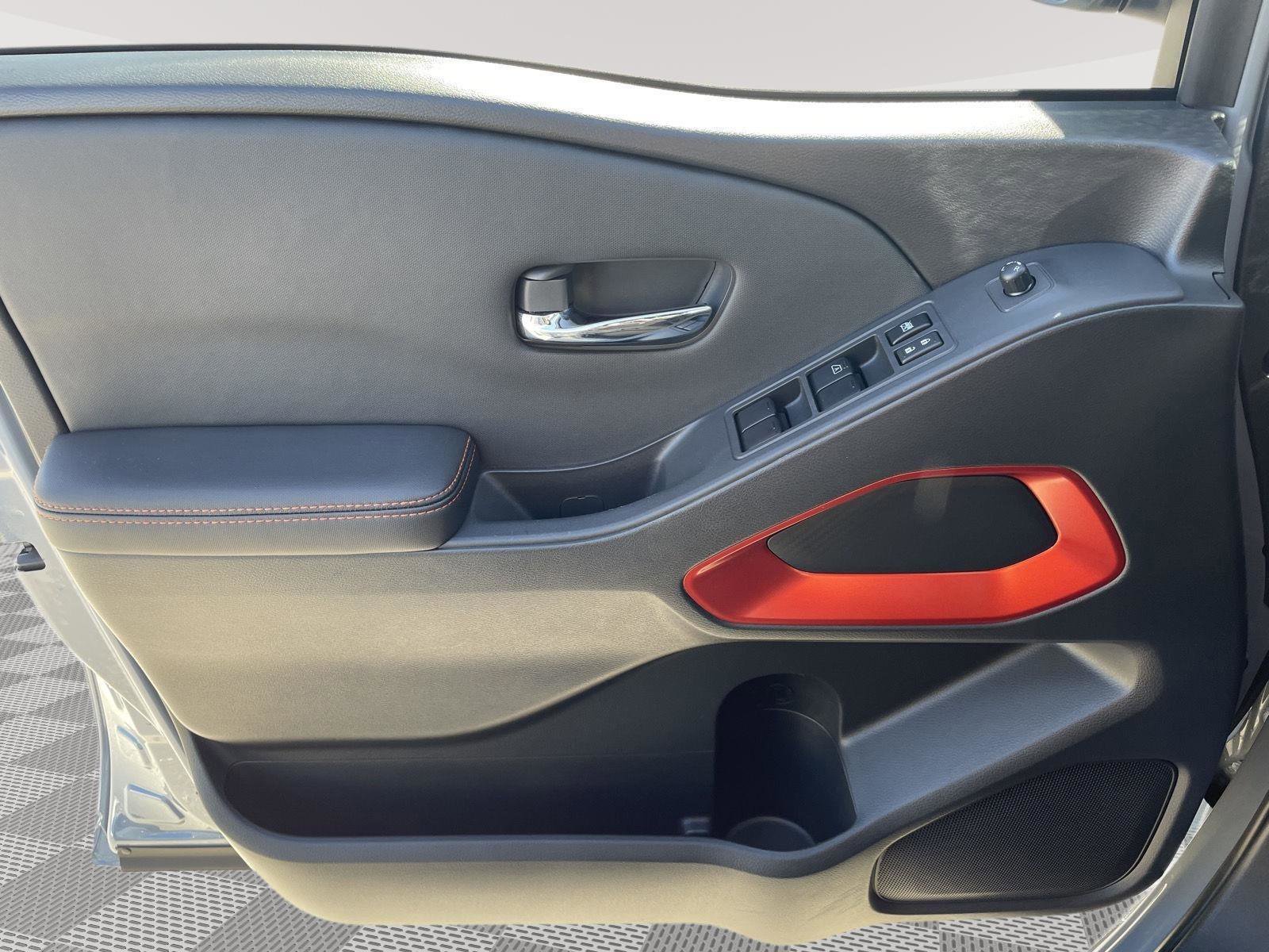 Used 2024 Nissan Frontier Pro-X w/ Technology Package image 13