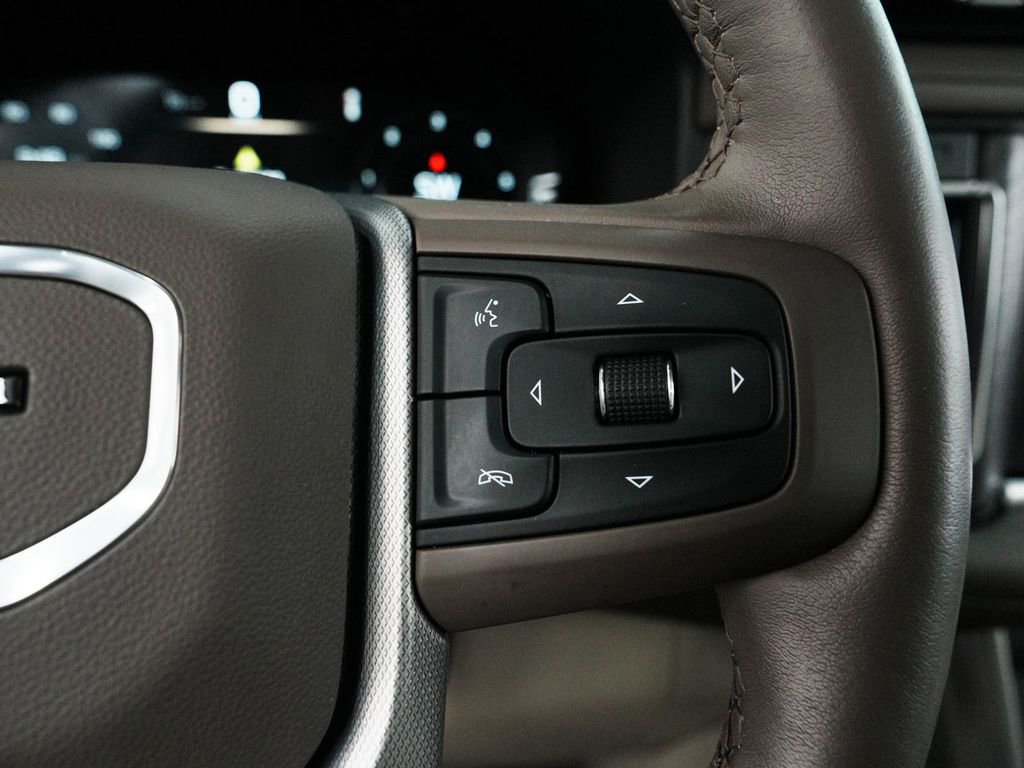 Used 2024 GMC Yukon XL Denali w/ Advanced Technology Package image 23