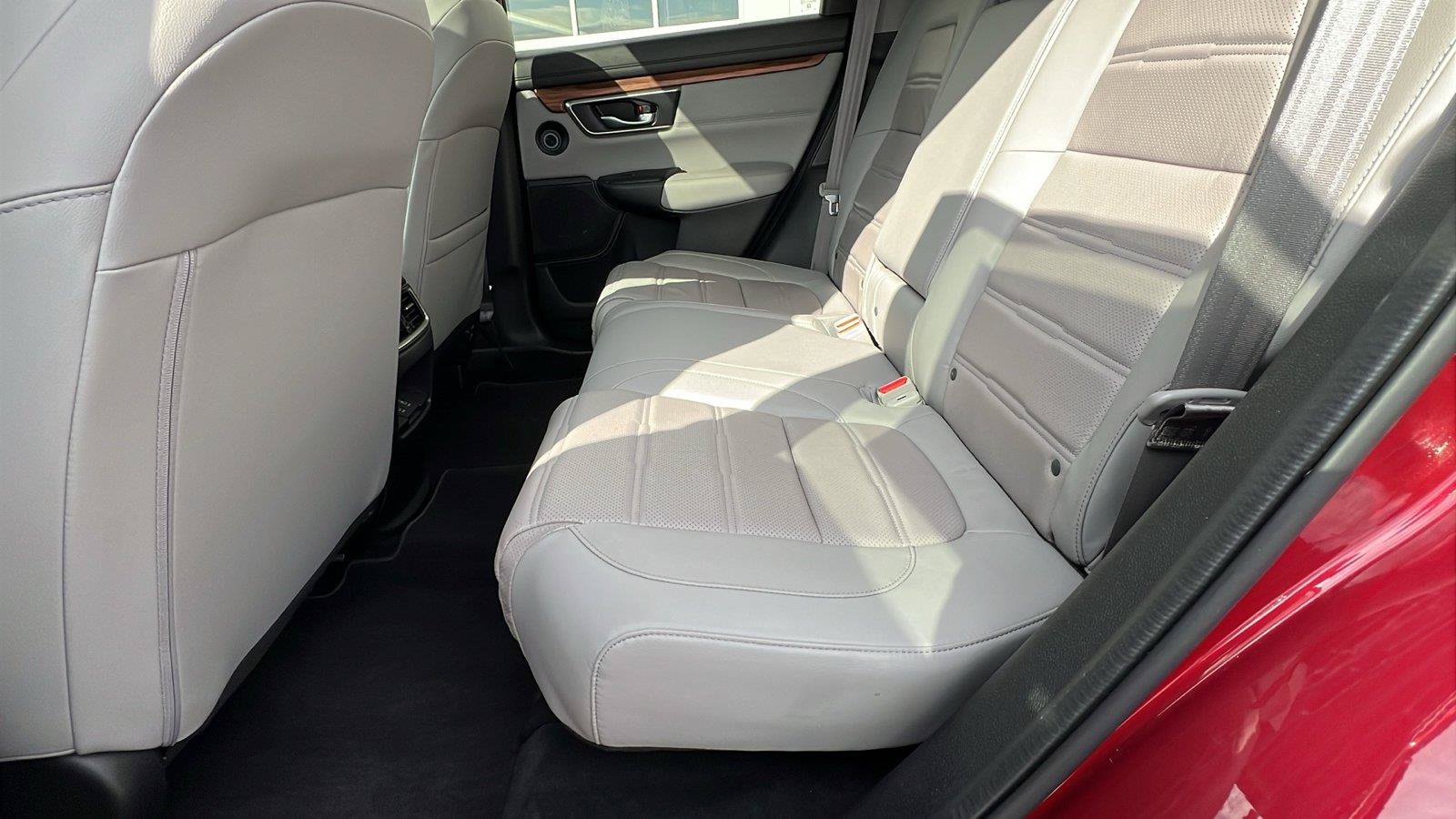 Used 2022 Honda CR-V Touring image 18