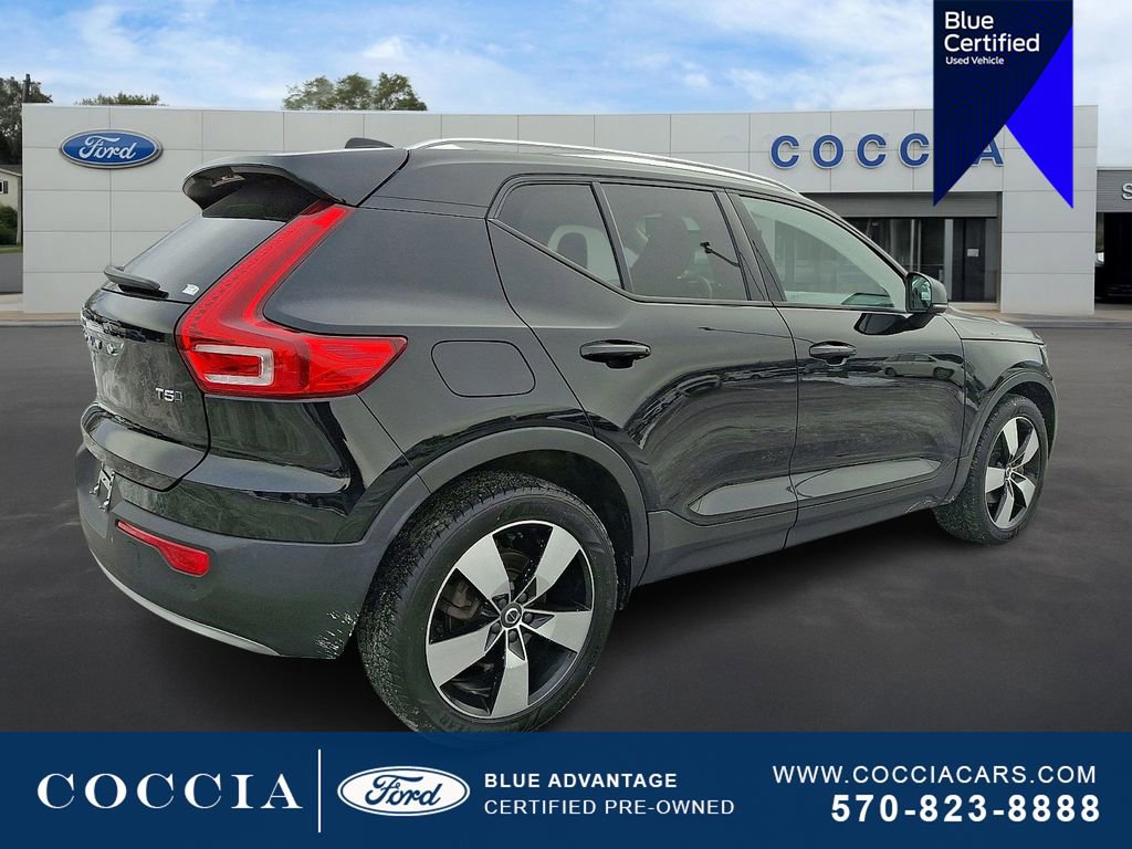Used 2020 Volvo XC40 T5 Momentum w/ Protection Package Premier image 4