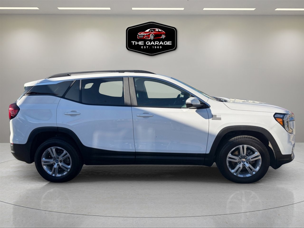 Used 2022 GMC Terrain SLE w/ Driver Convenience Package image 6