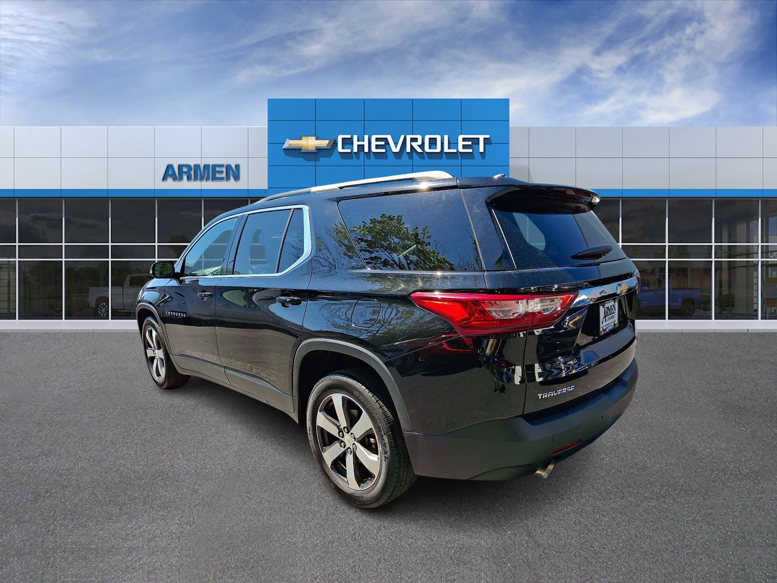 Certified 2019 Chevrolet Traverse LT w/ LT Premium Package AWD/4WD image 7