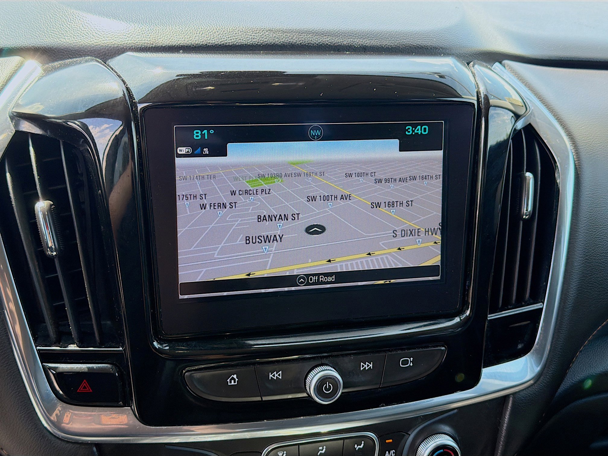 Used 2018 Chevrolet Traverse LT FWD image 13