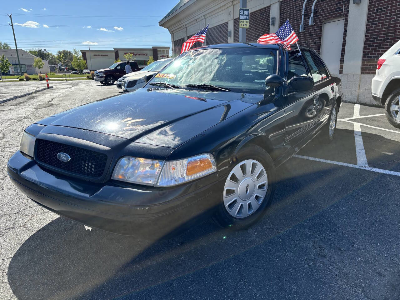 Used 2011 Ford Crown Victoria Police Interceptor RWD image 2