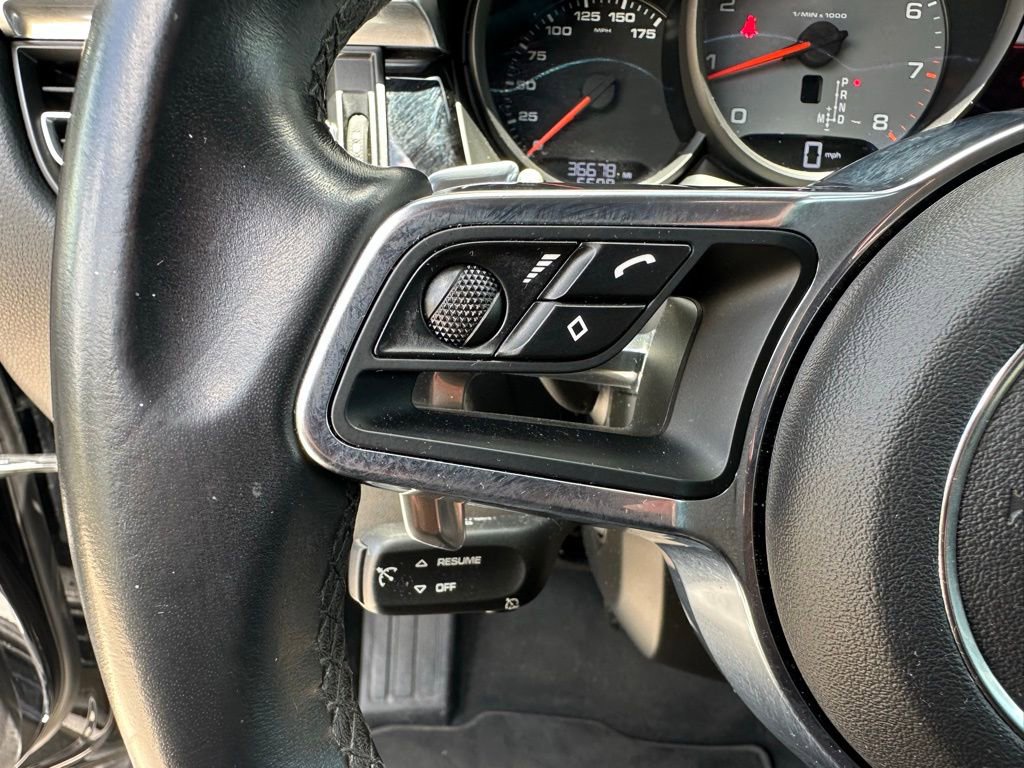 Certified 2019 Porsche Macan S image 18