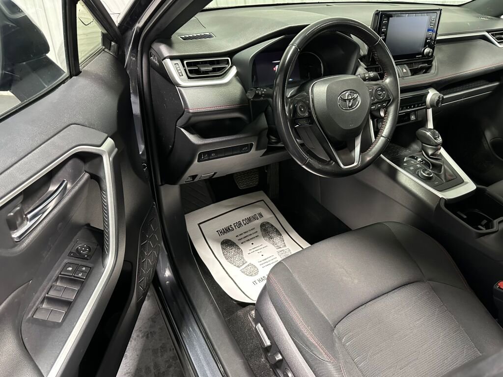 Used 2022 Toyota RAV4 SE w/ Carpet Mat Package (TMS) AWD/4WD image 8