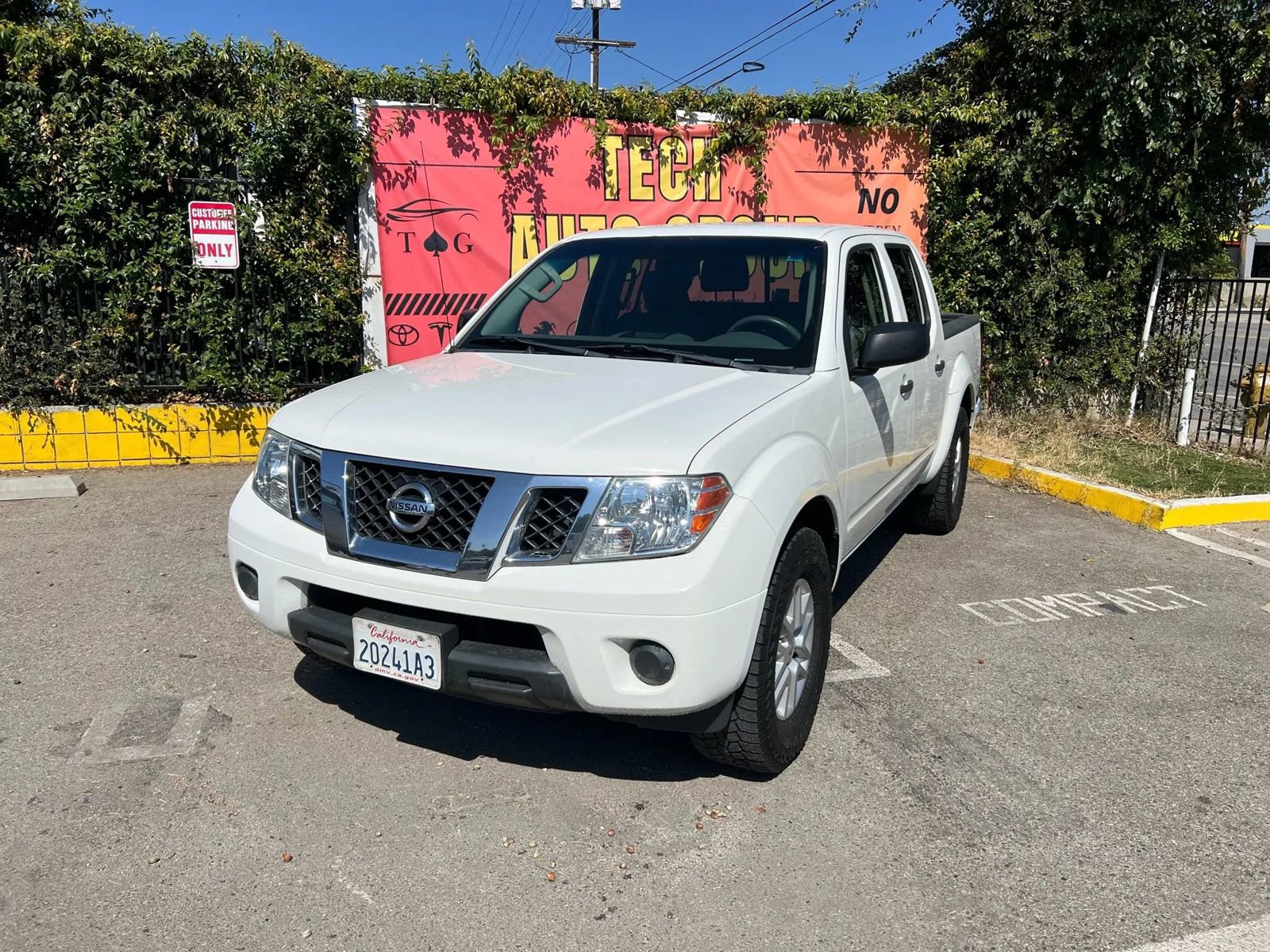 Used 2019 Nissan Frontier SV image 24