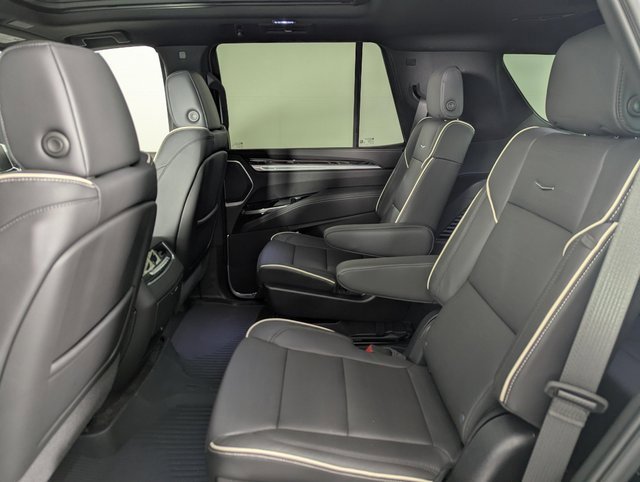 Used 2025 Cadillac Escalade Premium Luxury w/ Touring Package image 17