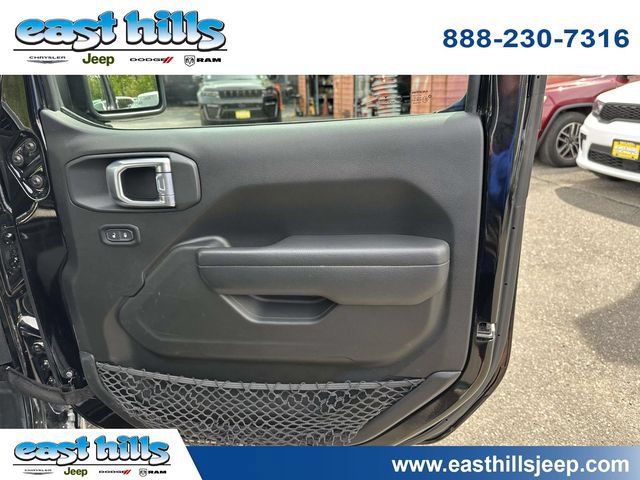 Certified 2022 Jeep Gladiator Sport AWD/4WD image 22