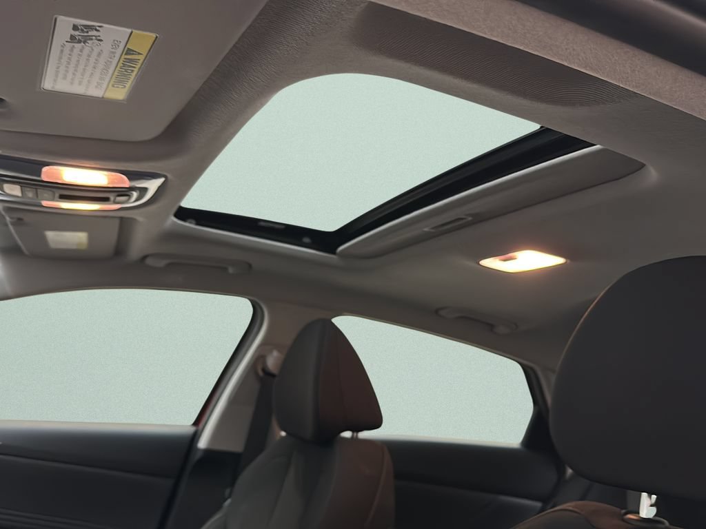Certified 2025 Hyundai Elantra SEL FWD image 11