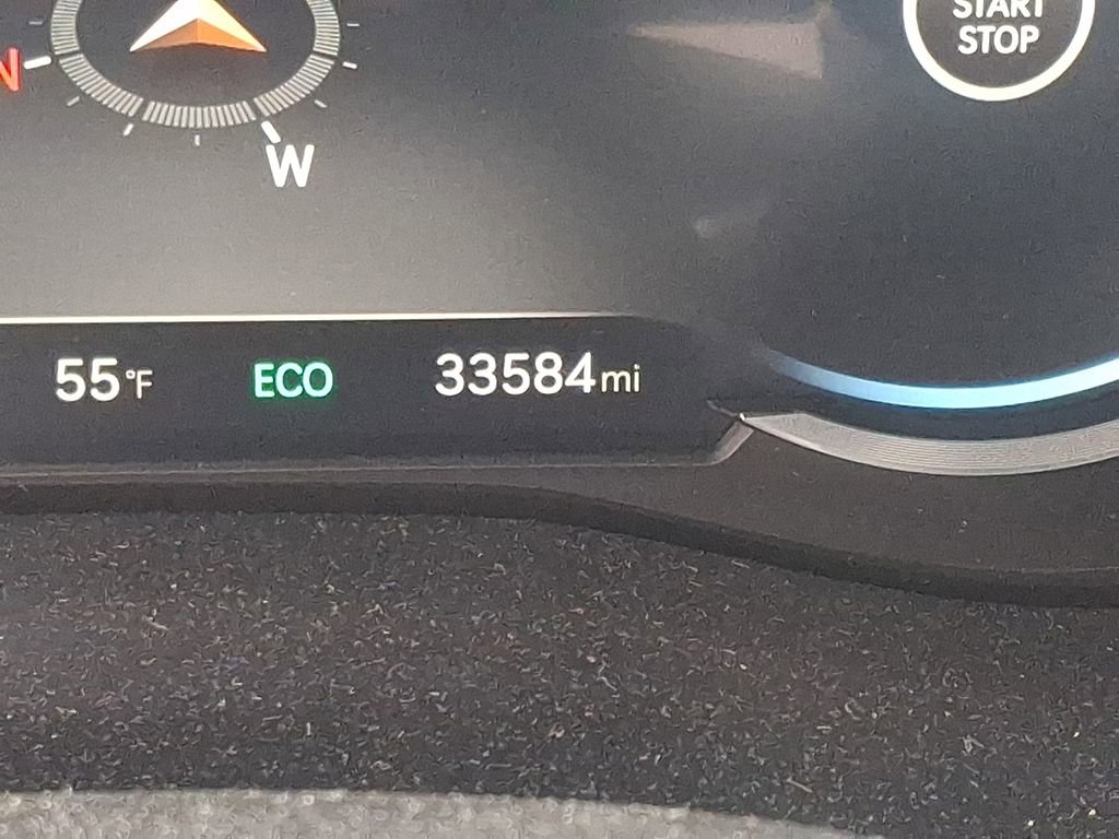 Used 2025 Genesis G70 2.5T AWD/4WD image 20