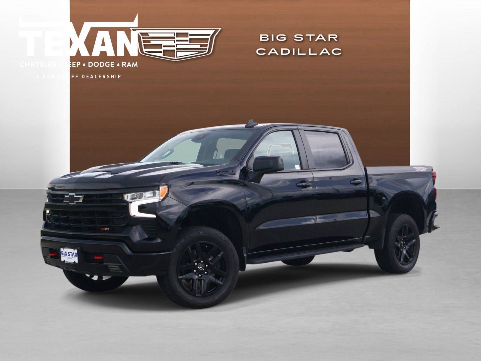 Used 2025 Chevrolet Silverado 1500 LT Trail Boss w/ Convenience Package II AWD/4WD image 1